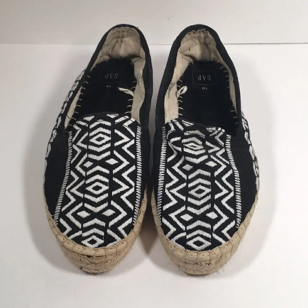Gap Black and White canvas Espadrilles Sz 10